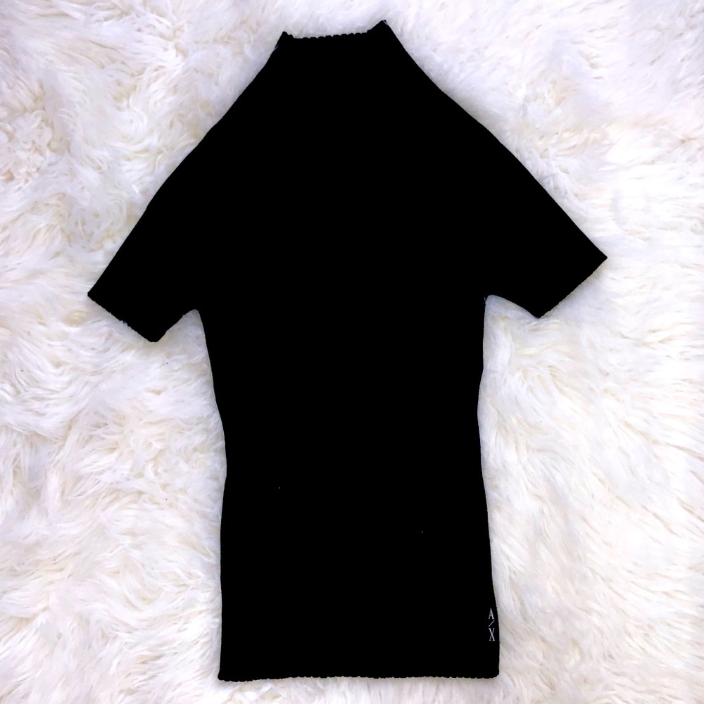 Mock neck short sleeve sweater. VINTAGE